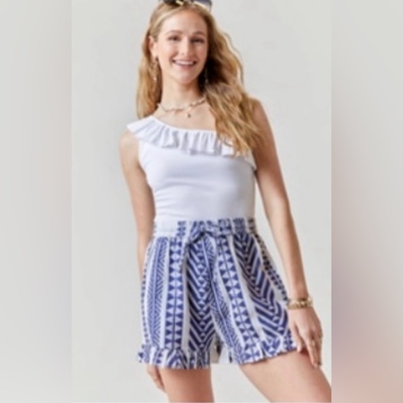💙New Francesca’s Emilia Geo Print Ruffle Shorts - Picture 2 of 3